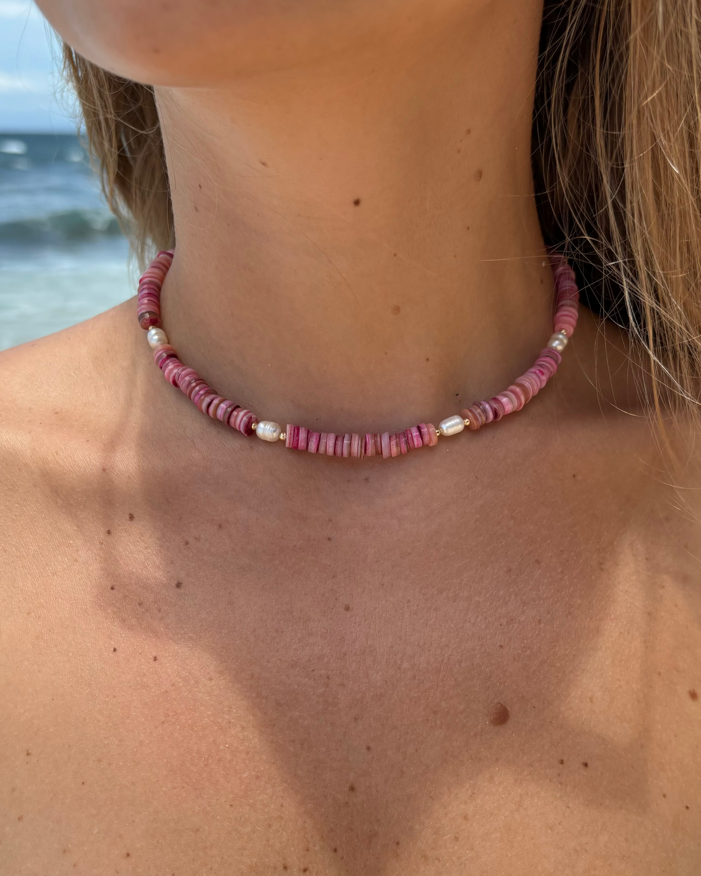 Shiny shell necklace