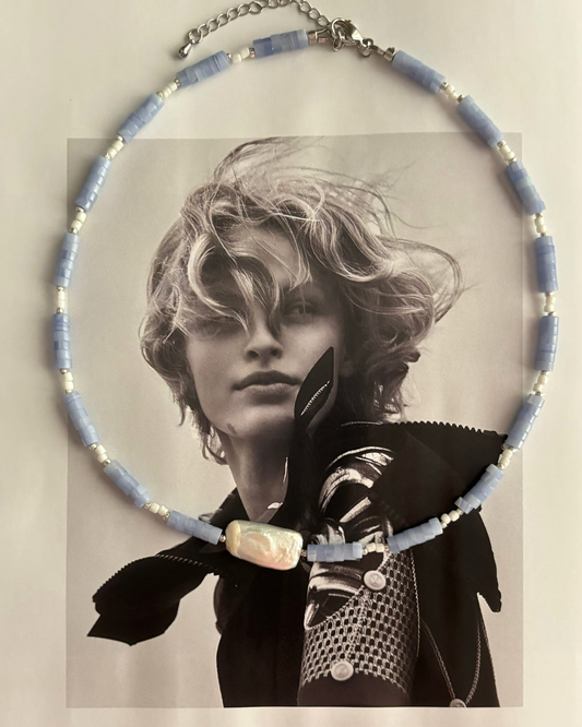 Blue agate necklace with baroque pearl