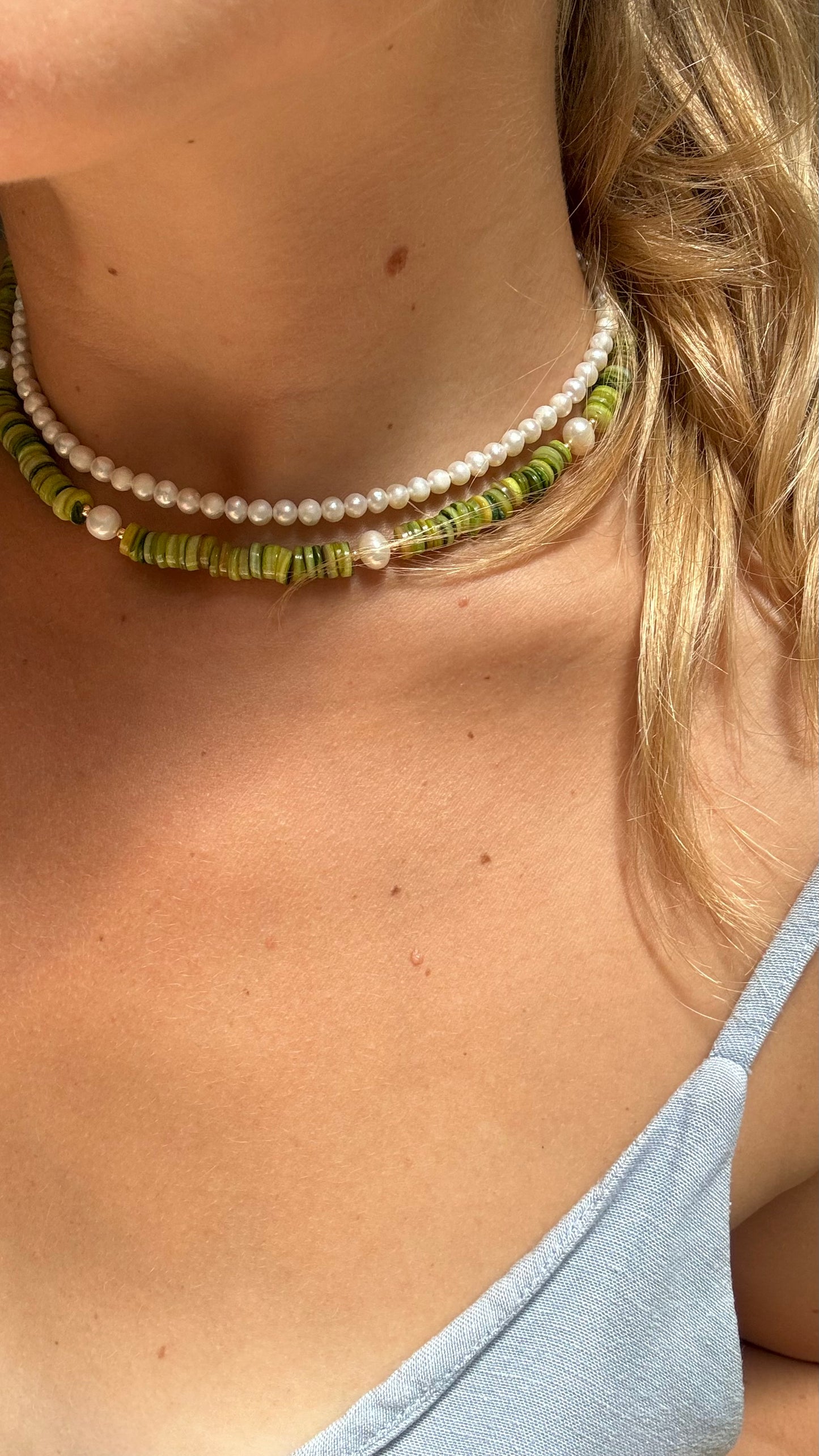 Shiny shell necklace
